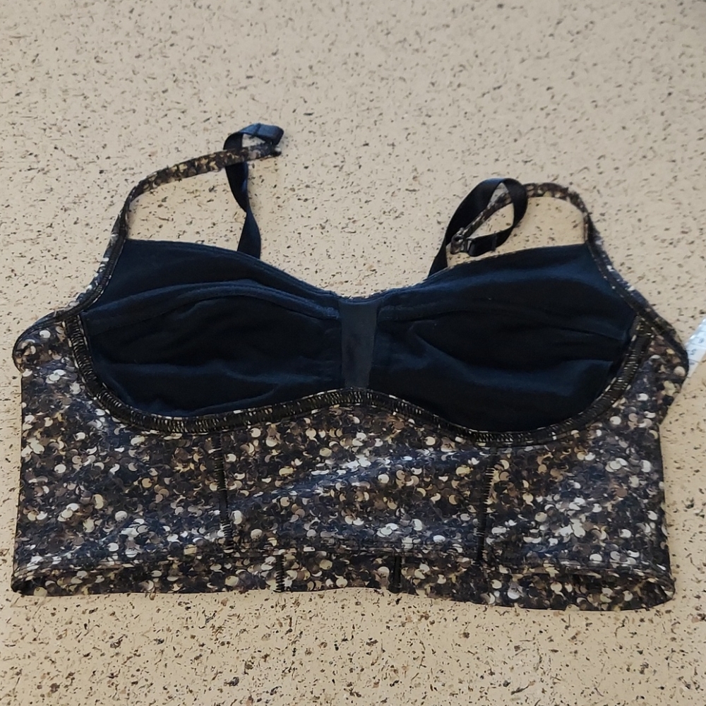 Lululemon Women's Bra Size 4 - Picture 7 of 8